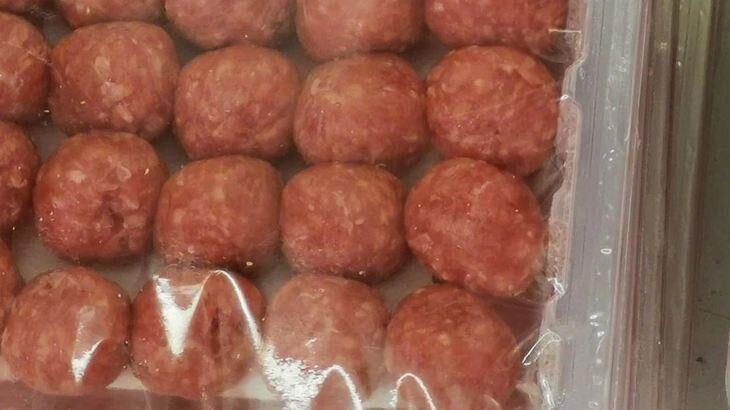 Убой это процесс умерщвления животных для получения мяса и других продуктов Это неотъемлемая часть процесса производства пищевых продуктов как в