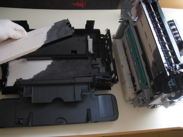 Когда памперс принтера Canon G2400 заполняется до предела необходимо его сбросить В противном случае принтер может перестать функционировать и требовать