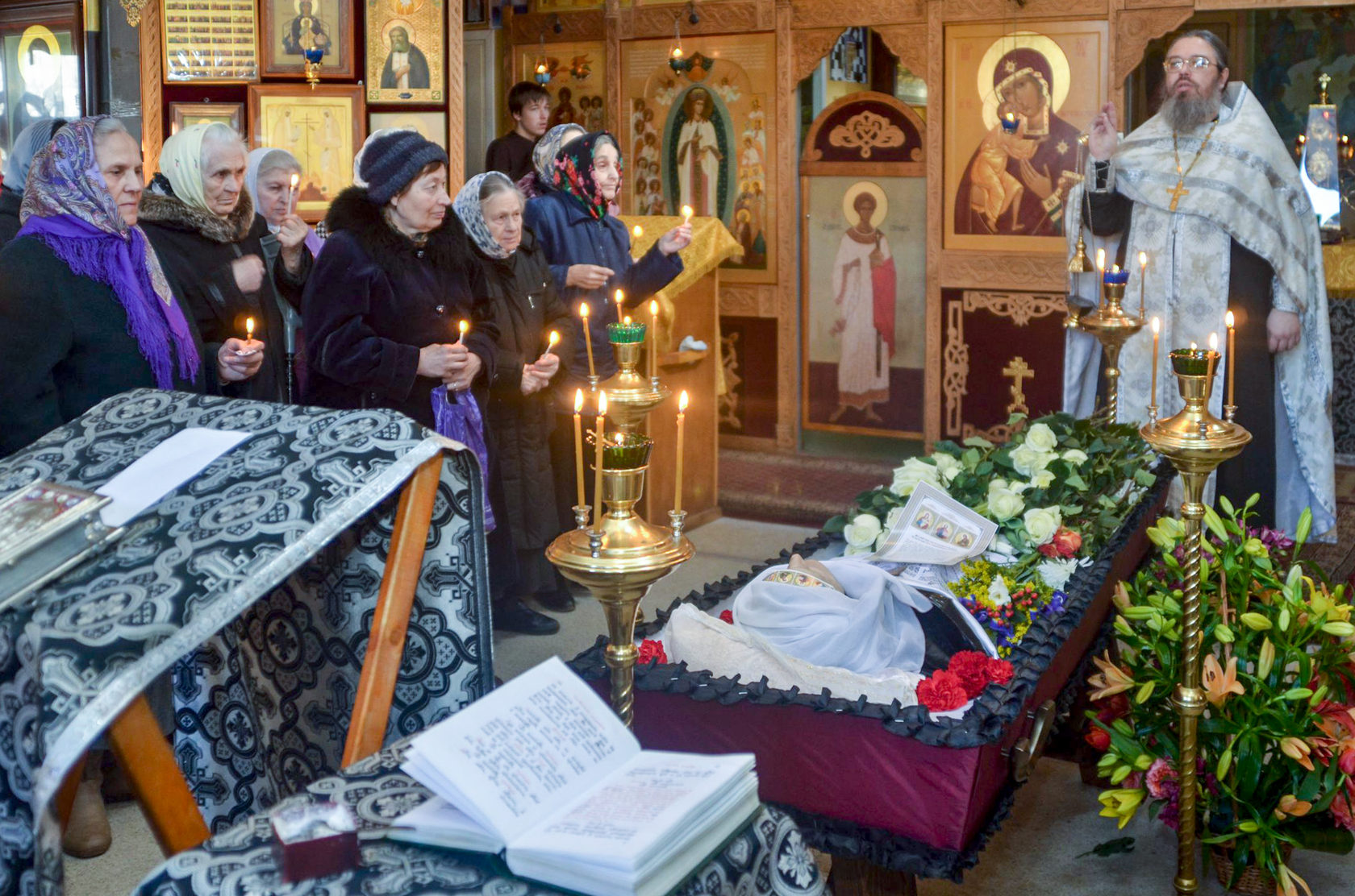 Похороны и поминки у православных: как не впасть в язычество