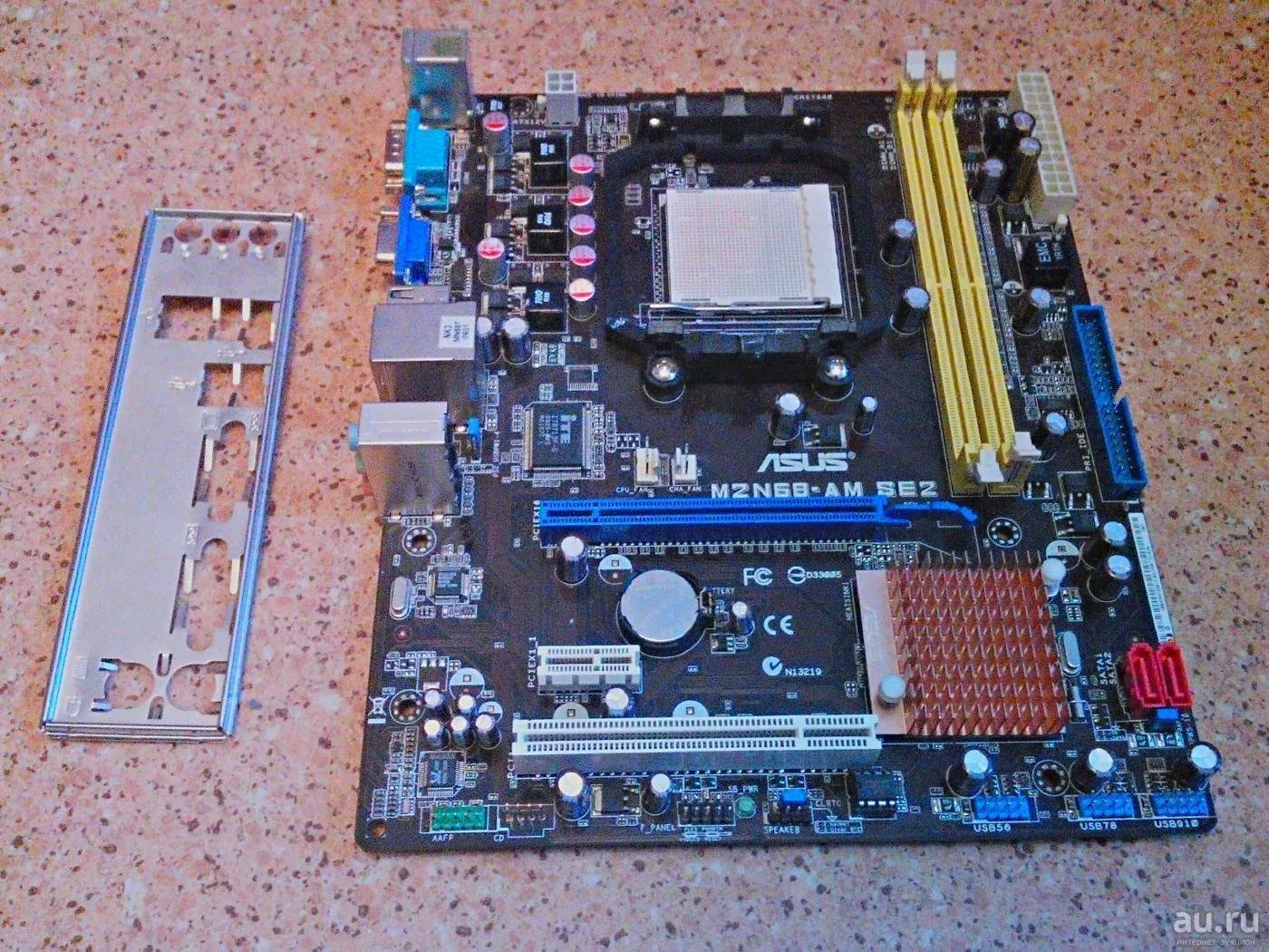 Asus m2n68 am se2 это материнская плата предназначенная для компьютеров на платформе AMD Она предлагает набор функций который делает ее